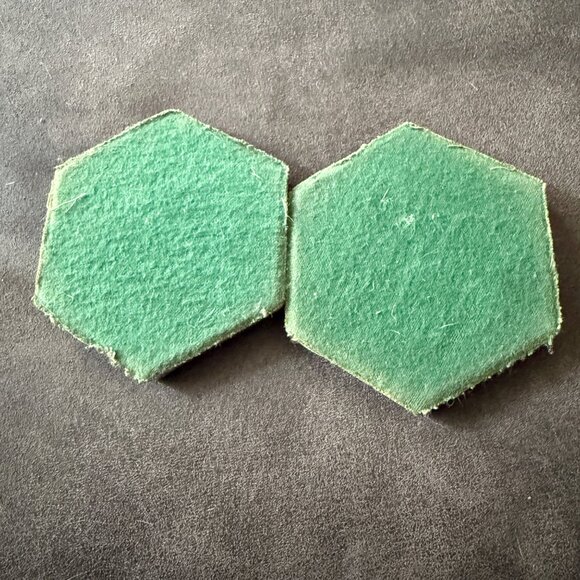 Vintage Coasters W/ Seahorse & Starfish Design Resin & Shell Accents Green Felt - Picture 3 of 3